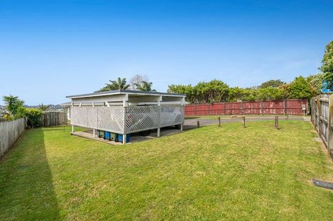 Photo of property in 1/587 Glenfield Road, Totara Vale, Auckland, 0629