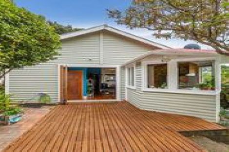 Photo of property in 63 Severn Street, Island Bay, Wellington, 6023