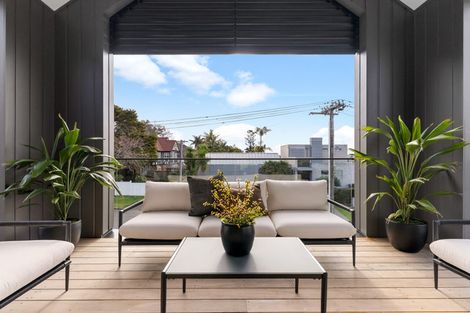 Photo of property in 9a Kowhai Street, Tawa, Wellington, 5028