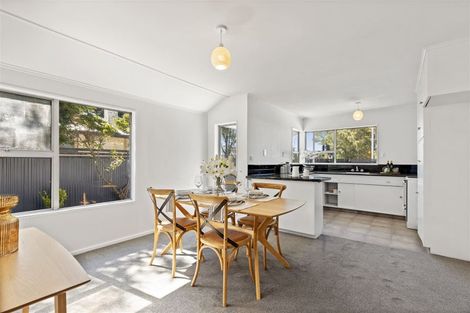 Photo of property in 385 Main North Road, Redwood, Christchurch, 8051