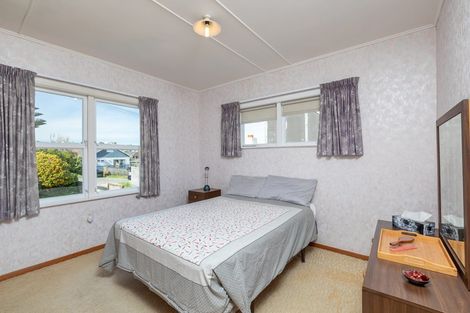 Photo of property in 5 Herewini Street, Titahi Bay, Porirua, 5022