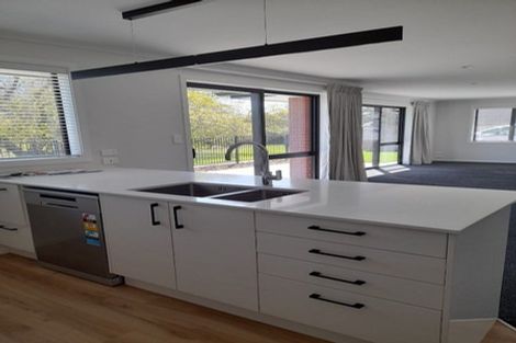 Photo of property in 9 Ratahi Way, Omokoroa, 3114