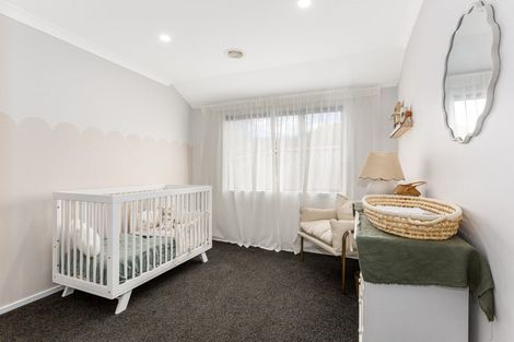 Photo of property in 8 Tararua Close, Aotea, Porirua, 5024