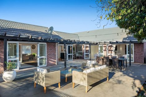 Photo of property in 33 Kirsten Place, Parklands, Christchurch, 8083