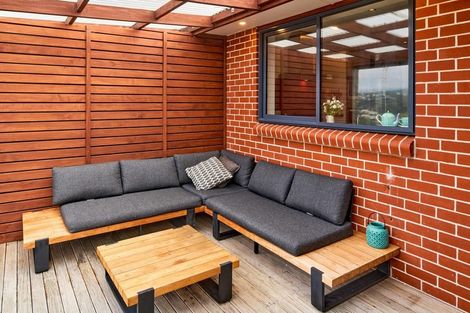 Photo of property in 15 Tirowhanga Road, Paremata, Porirua, 5024