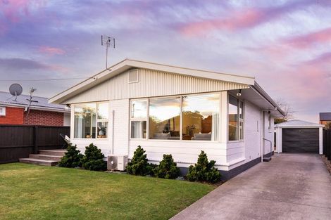 Photo of property in 2/4 Lansbury Avenue, Strowan, Christchurch, 8052