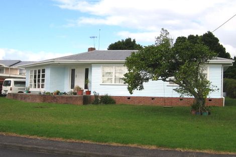 Photo of property in 23 Renata Crescent, Te Atatu Peninsula, Auckland, 0610