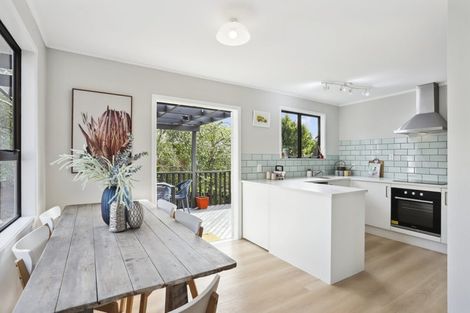 Photo of property in 15 Panzic Place, Glen Eden, Auckland, 0602