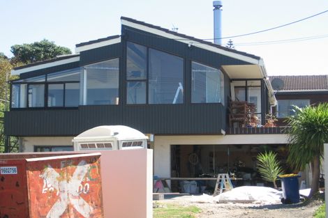 Photo of property in 1/12 Brighton Terrace, Murrays Bay, Auckland, 0630