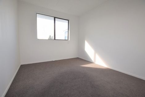 Photo of property in 15 Wakeling Avenue, Te Atatu South, Auckland, 0610