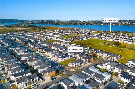 Photo of property in 1 Toanui Road, Hobsonville, Auckland, 0616