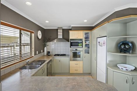 Photo of property in 15 Lilybank Crescent, East Tamaki, Auckland, 2013