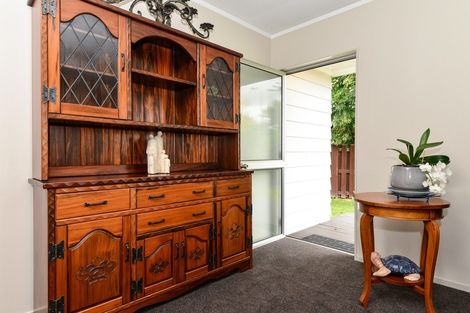 Photo of property in 15 Kentucky Crescent, Nawton, Hamilton, 3200