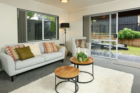 Photo of property in 2/37 Rhinevale Close, Henderson, Auckland, 0612