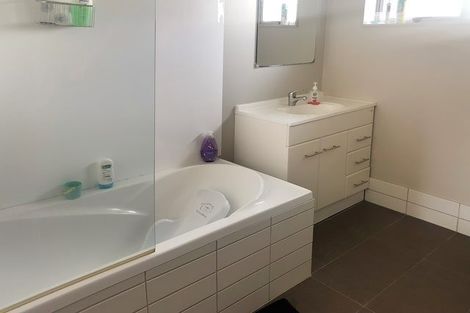 Photo of property in 43 Kellett Road, Ranui, Auckland, 0612