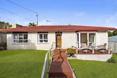 Photo of property in 2/8 Selwyn Crescent, Forrest Hill, Auckland, 0620