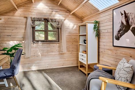 Photo of property in 35 Eruini Street, Waikanae Beach, Waikanae, 5036