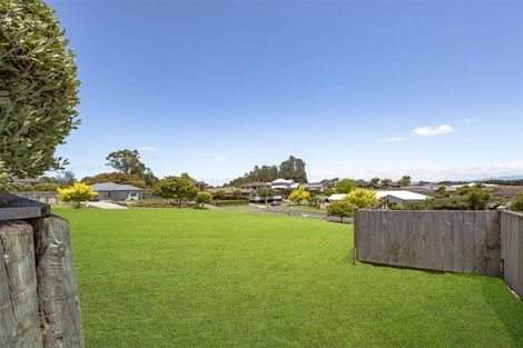 Photo of property in 6/675 Swanson Road, Swanson, Auckland, 0612