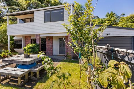 Photo of property in 33 Beaumont Crescent, Frankleigh Park, New Plymouth, 4310