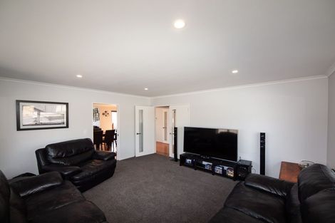 Photo of property in 6 Belize Grove, Grenada Village, Wellington, 6037