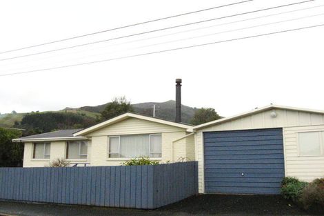 Photo of property in 6 Kaira Street, Sawyers Bay, Port Chalmers, 9023