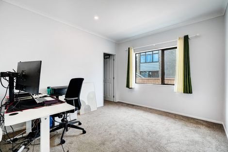 Photo of property in 31 Shibata Rise, Ranui, Auckland, 0612