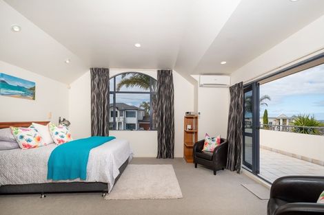 Photo of property in 5 Kahala Place, West Harbour, Auckland, 0618