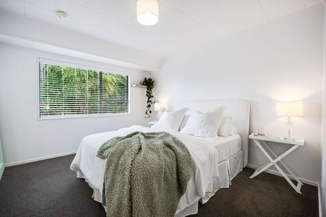 Photo of property in 3b Royalty Rise, Red Beach, 0932
