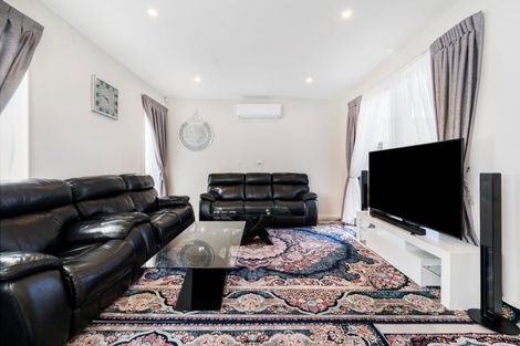 Photo of property in 47d Bruce Mclaren Road, Henderson, Auckland, 0612