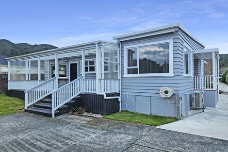 Photo of property in 25 Manuka Street, Stokes Valley, Lower Hutt, 5019