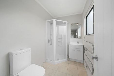 Photo of property in 71 Guildford Drive, Paraparaumu, 5032