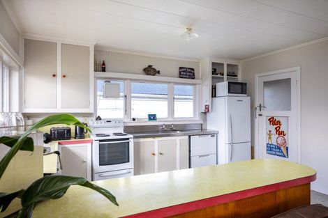 Photo of property in 120 Cutfield Road, Westown, New Plymouth, 4310