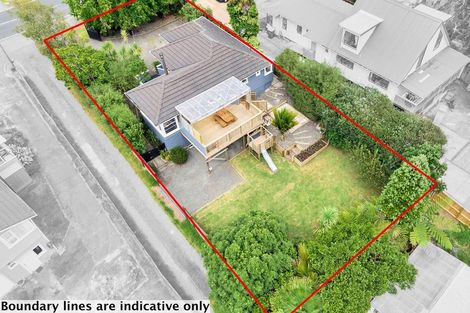 Photo of property in 21 Birdwood Road, Swanson, Auckland, 0612