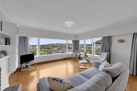 Photo of property in 37 Long Street, Raglan, 3225