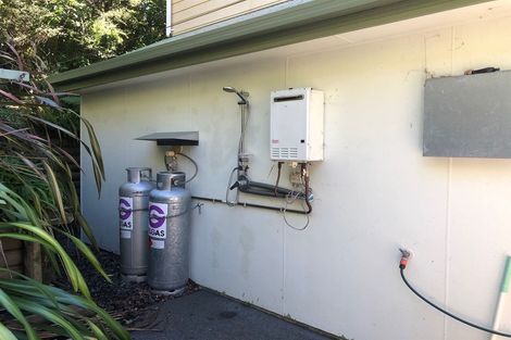 Photo of property in 21 Amelia Crescent, Waikawa, Picton, 7220