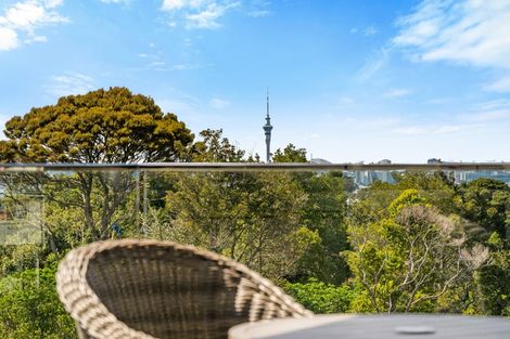 Photo of property in 6/270 Onewa Road, Birkenhead, Auckland, 0626