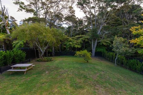 Photo of property in 11 Willowbrook Place, Titirangi, Auckland, 0604