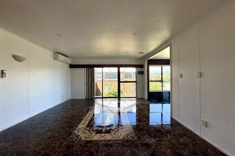 Photo of property in 3 Palm Court Drive, Glen Eden, Auckland, 0602