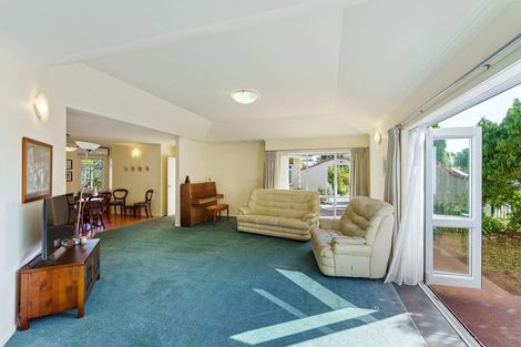 Photo of property in 2 Marewa Place, Waikanae Beach, Waikanae, 5036