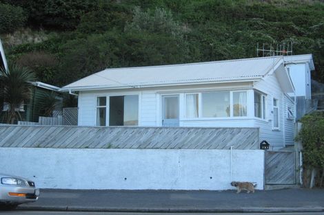 Photo of property in 161 Marine Parade, Seatoun, Wellington, 6022