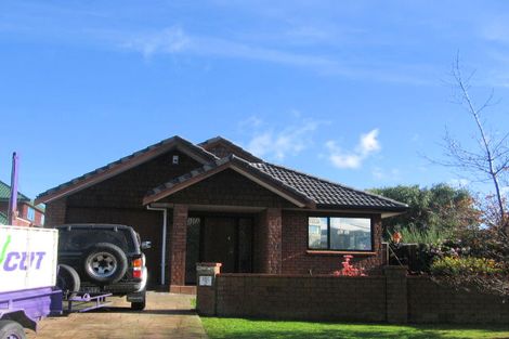 Photo of property in 2/101 Pohutukawa Street, Woburn, Lower Hutt, 5011