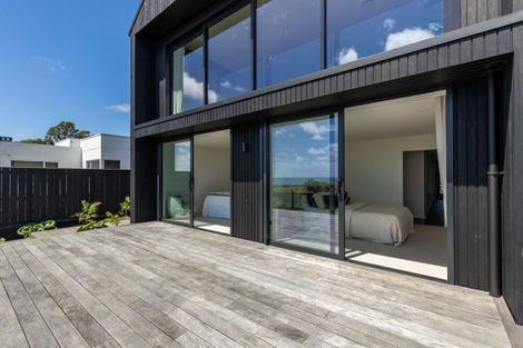 Photo of property in 10a Whiteley Street, Moturoa, New Plymouth, 4310