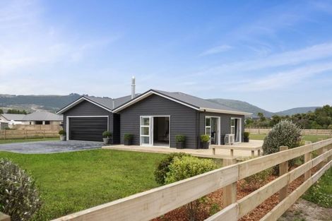 Photo of property in 13 Kahikatea Drive, Kinloch, Taupo, 3377