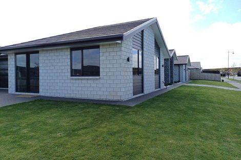 Photo of property in 32 Bill Harvey Drive, Halswell, Christchurch, 8025