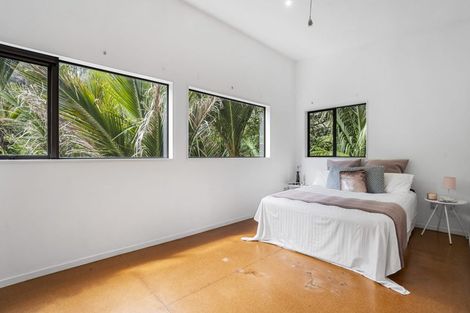 Photo of property in 40 Lone Kauri Road, Karekare, New Lynn, 0772