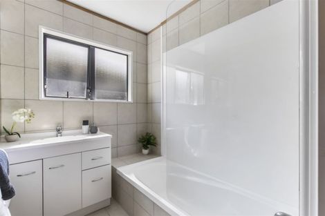 Photo of property in 39 Catalina Crescent, Forrest Hill, Auckland, 0620