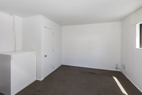 Photo of property in 21 Piko Crescent, Riccarton, Christchurch, 8041