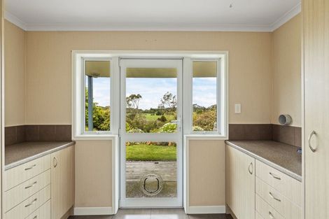 Photo of property in 737 Frankley Road, Hurworth, New Plymouth, 4371