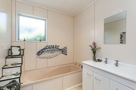 Photo of property in 9 Frobisher Street, Island Bay, Wellington, 6023