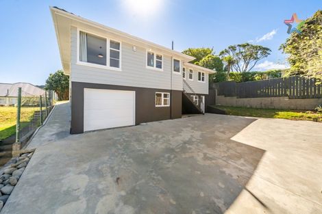 Photo of property in 24 Martin Grove, Normandale, Lower Hutt, 5010